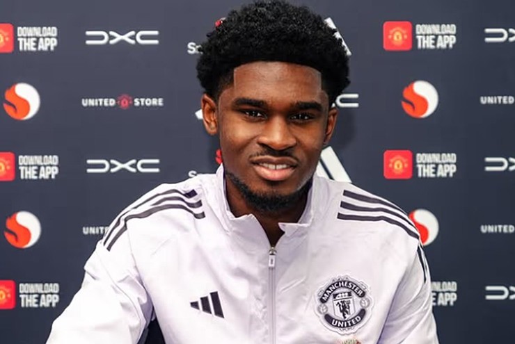 Kamason đã được MU tưởng thưởng bằng hợp đồng mới