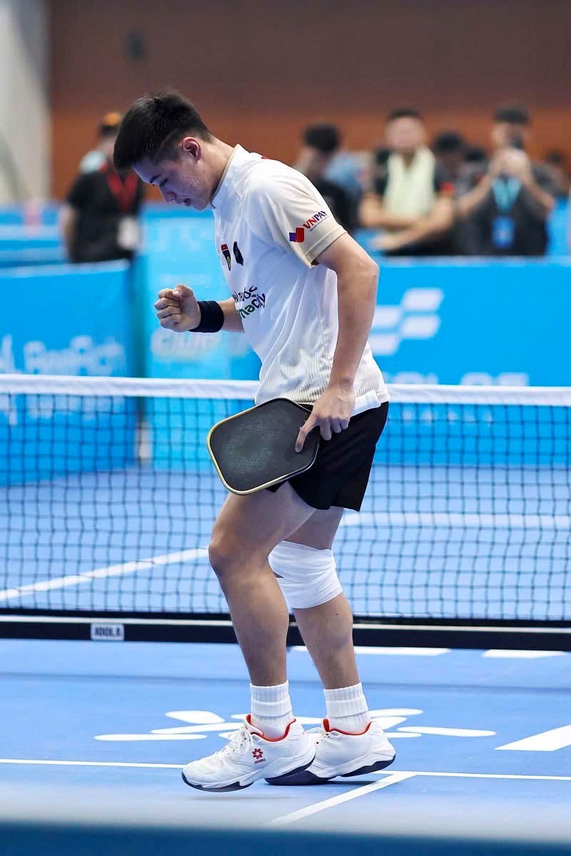 Trương Vinh Hiển đã thi đấu rất kiên cường mặc dù phần gối vẫn còn ảnh hưởng bởi chấn thương gặp ở lượt trận tứ kết.