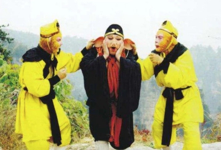 Tôn Ngộ Không do Đinh Kiện và Lục Tiểu Linh Đồng đóng.