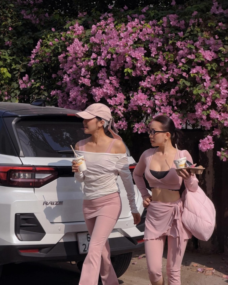 Ảnh sao 5/4: Vân Trang lần đầu đưa cặp sinh đôi 4 tuổi về nhà ông bà ngoại - 10