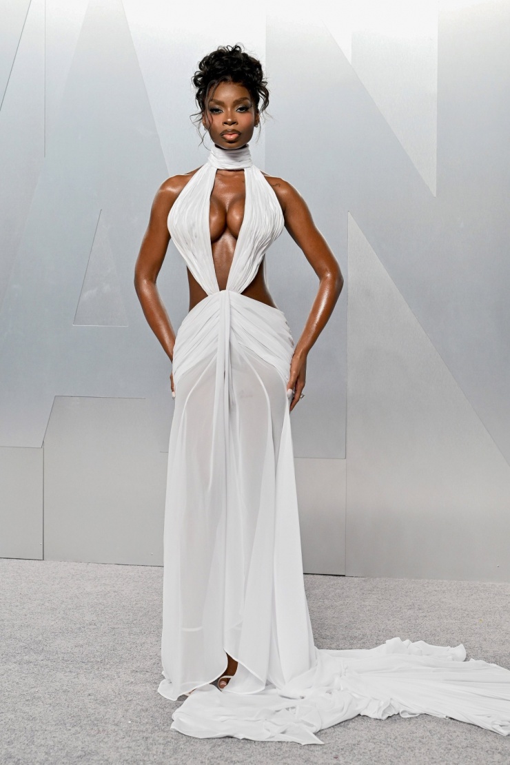 Nội y 'vô hình' giúp mỹ nhân quốc tế tỏa sáng - 10