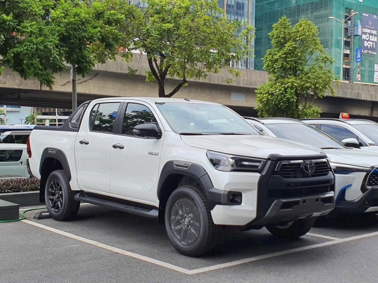 Liên tục đón nhận những “tin xấu” trong thời gian ngắn, không ít tài xế xe bán tải cho biết họ đang dần “đuối sức” trước áp lực chi phí và quy định. Ảnh minh hoạ. 