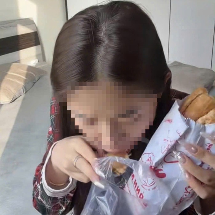 Nữ TikToker chê bai bánh mì