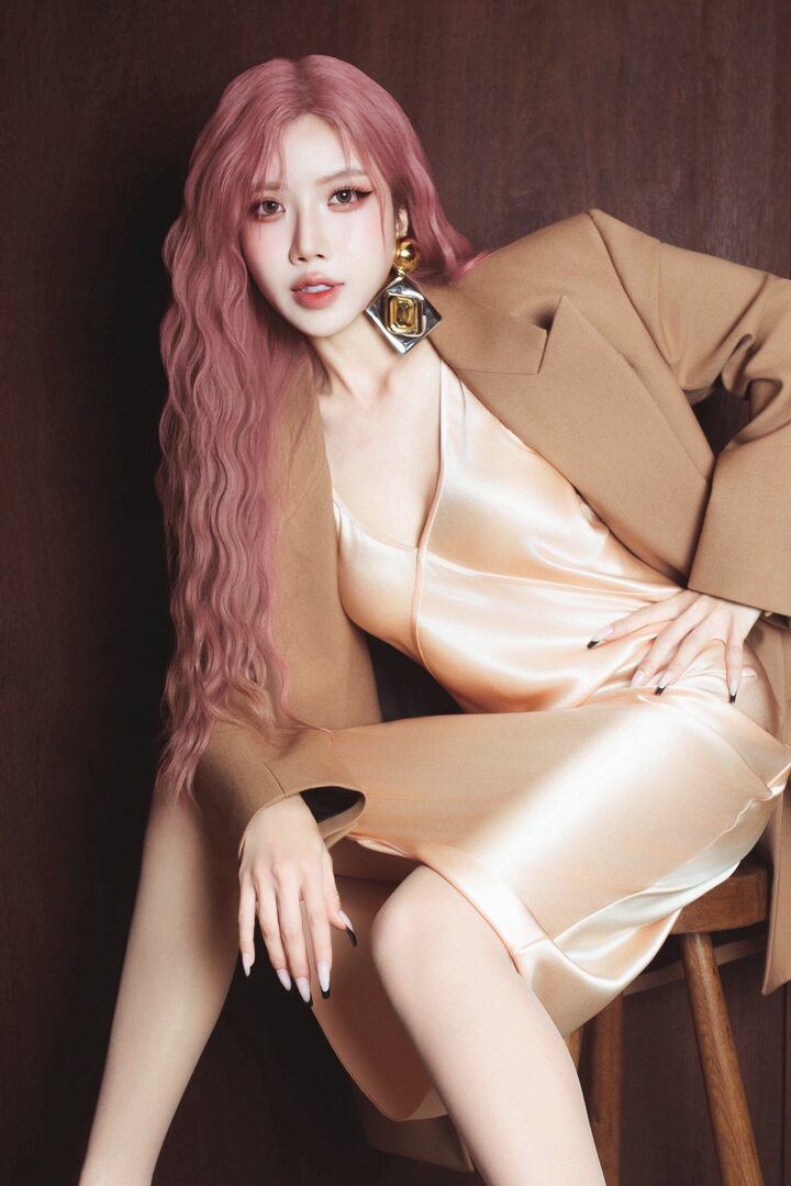 Trang Pháp đối đầu dàn chị đẹp Trung Quốc: Ai là đối thủ đáng gờm nhất? - 2