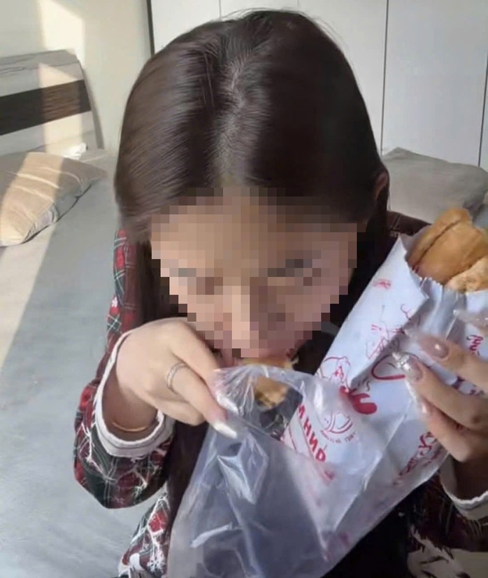 Clip nữ TikToker hơn 3 triệu follower chê bai bánh mì đang lan truyền trên mạng xã hội