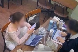 Diễn biến mới vụ nhóm khách ngồi 10 tiếng ở quán café, bị phụ thu rồi chấm 1 sao