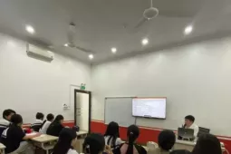 Sĩ tử chi tiền triệu, 'chạy sô' ngày nhiều ca, căng thẳng trước kỳ thi lớp 10 Hà Nội