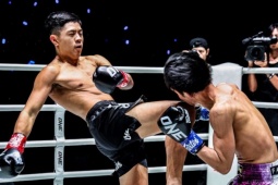 Cận cảnh cú đá trị giá 10.000 USD khiến võ sĩ Nhật Bản thua ngay lập tức