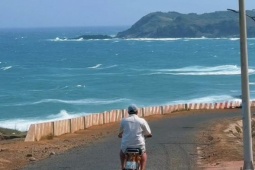 ‘Trốn phố’ ra đảo Phú Quý dịp 30/4