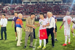 Hải Phòng nhận thưởng nóng 1 tỷ đồng, Xuân Son & "Yamal xứ Thanh" thi nhau tỏa sáng