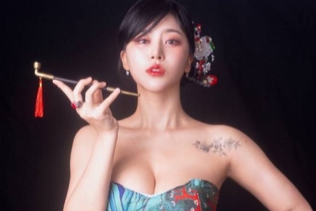 Nữ pháp sư nóng bỏng nhất