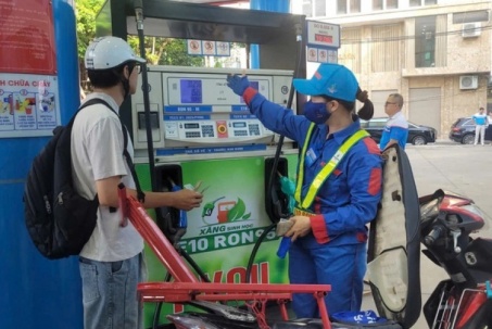 Xăng E10 có thể thay thế xăng khoáng ngay tháng 4-2026, hàng chục triệu xe máy và ô tô chú ý gì?