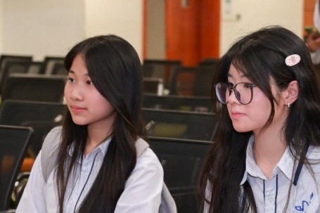 IELTS hay SAT sẽ có lợi thế hơn khi xét tuyển đại học?