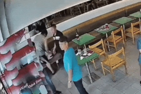 Bác sĩ giành sự sống cho người đàn ông bị ngừng tuần hoàn tại quán cà phê