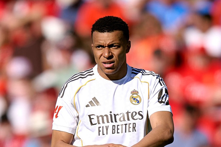 Mbappe có không ít cơ hội, nhưng sự chắc chắn của hàng thủ Mallorca đã khiến tiền đạo người Pháp bất lực