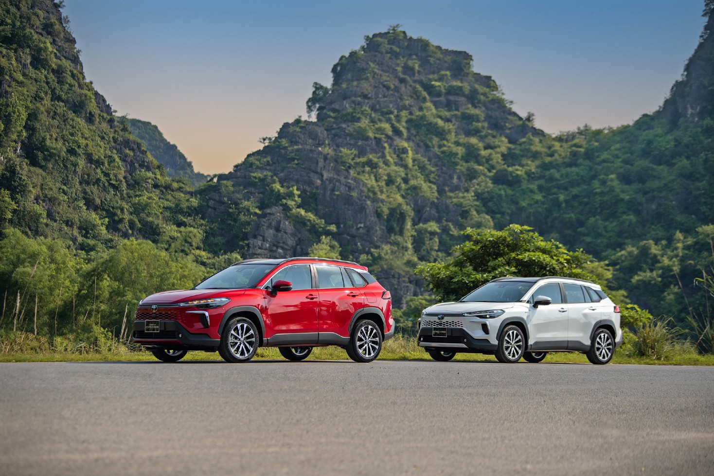 Toyota Corolla Cross HEV: Khi xe "xăng lai điện" không còn là phép thử - 2