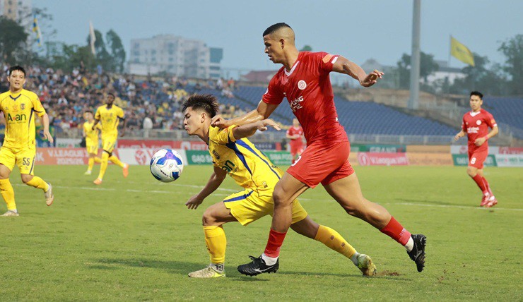 Thể Công Viettel trải qua trận đấu vất vả trên sân của SLNA&nbsp;