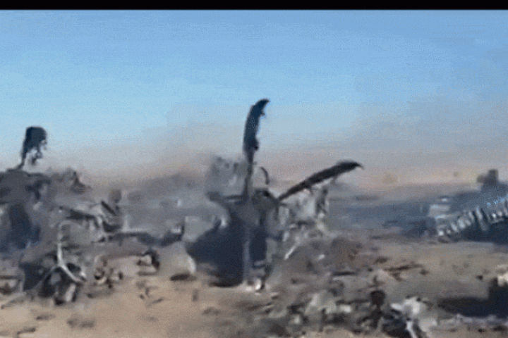 Iran công bố hình ảnh xác máy bay Mỹ cháy rụi tại Isfahan