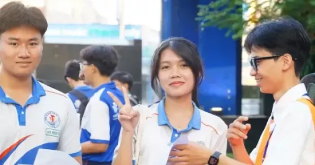 Đề thi Đánh giá năng lực của ĐH Quốc gia TP.HCM khiến thí sinh “căng não” đến phút cuối