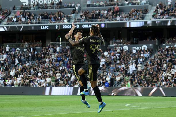 Son Heung Min kiến tạo tất cả cú hat-trick của Bouanga