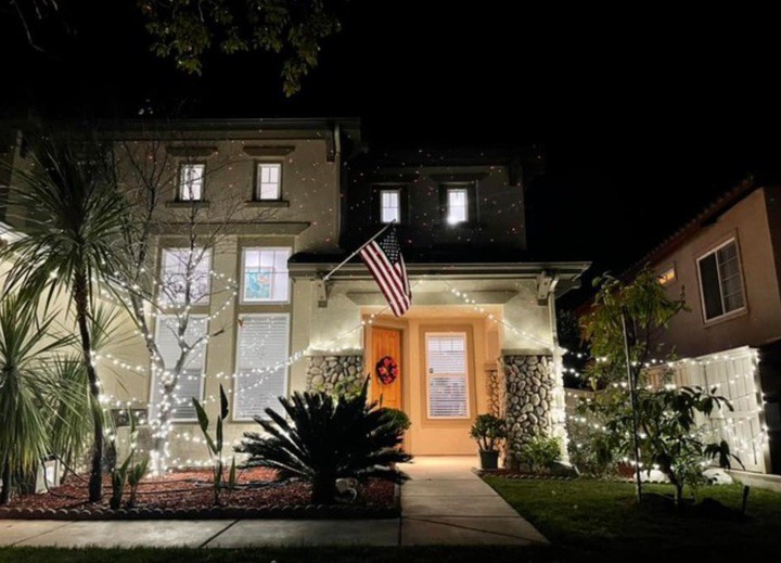 Gia đình của Diệu Hương sống trong căn biệt thự sân vườn khá rộng rãi ở Mỹ.