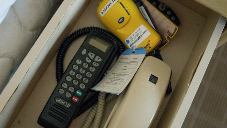 Hình ảnh rợn người bên trong chuyên cơ bỏ hoang của Jeffrey Epstein - 5