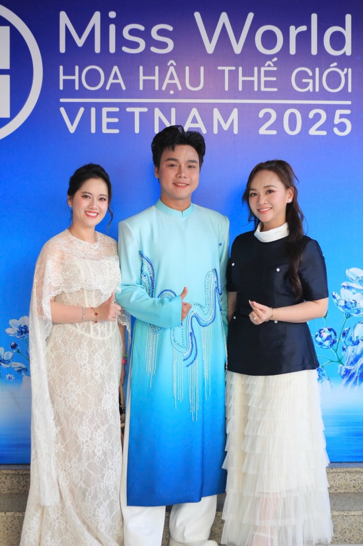 Hồng Loan, Võ Thùy Dung dự sự kiện. Ảnh: FBNV