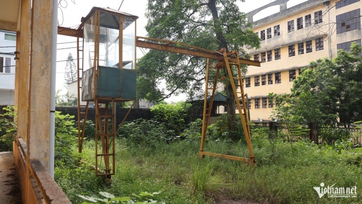 Trường Trung cấp Kỹ thuật - Nghiệp vụ Sông Hồng đang trong tình trạng bỏ hoang. Ảnh: Đức Hoàng