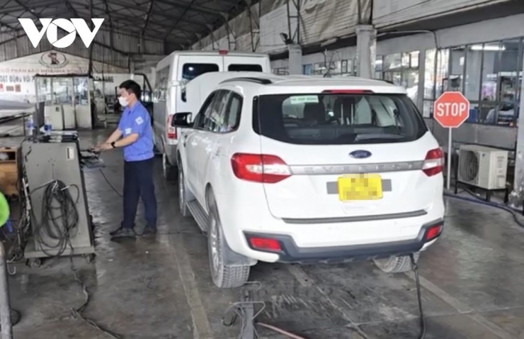 Hiệp hội Vận tải ôtô Việt Nam lần thứ hai kiến nghị Bộ Xây dựng thay đổi quy trình kiểm định khí thải đối với xe sử dụng động cơ diesel.