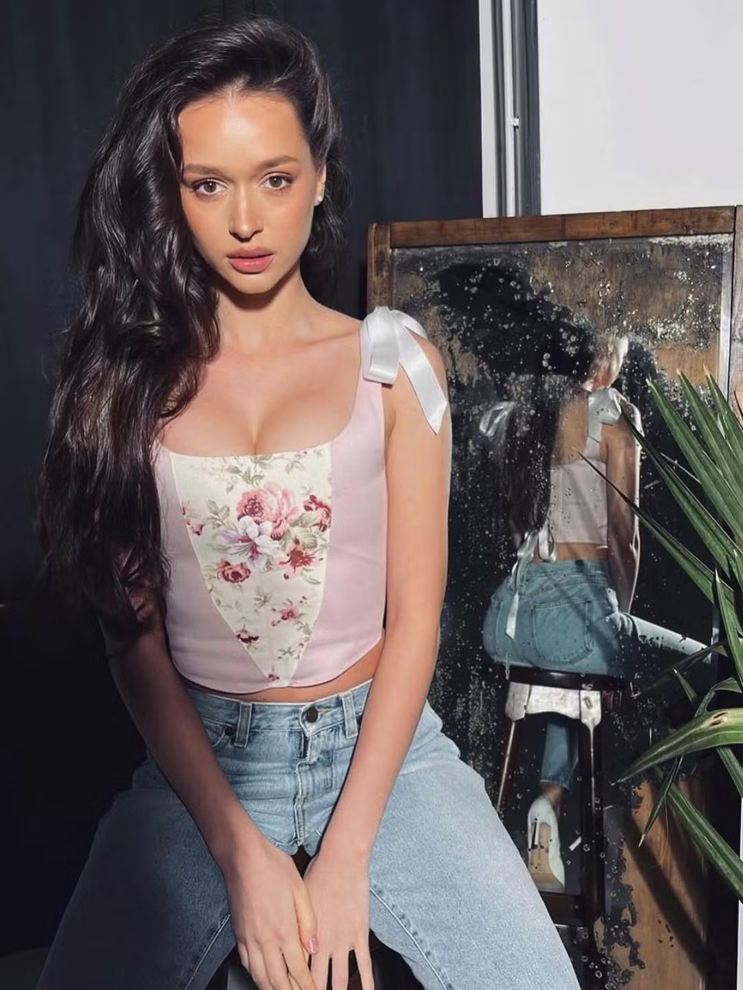 Nữ họa sĩ cao 1,78 m đăng quang hoa hậu - 19