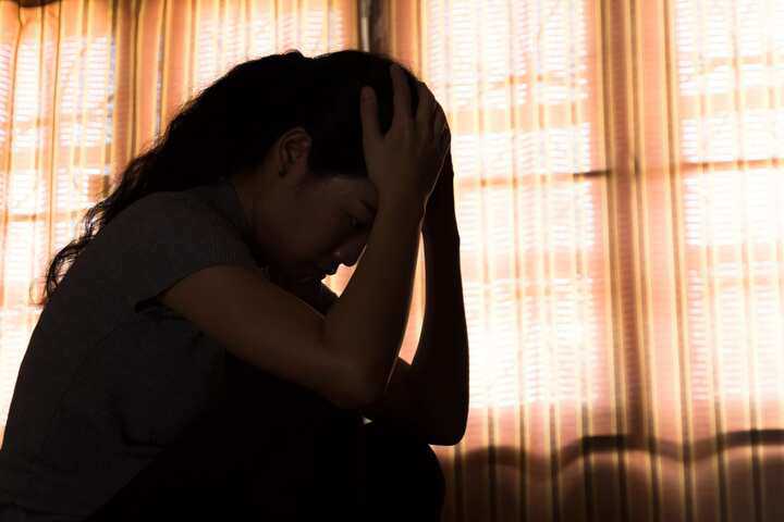 Sống nghèo ở thành phố nhưng chồng vẫn không chịu về quê vì sĩ diện cao. (Ảnh minh họa: iStock)