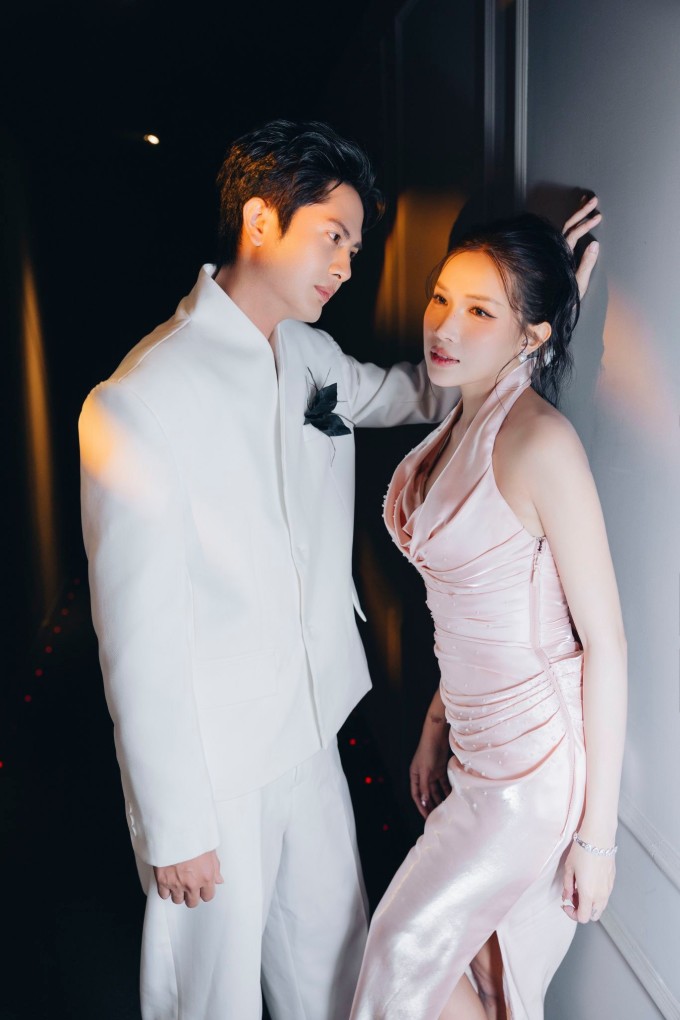 Ảnh sao 6/4: 'Công chúa hàng hiệu' Tiên Nguyễn khoe ngực đầy, eo thon - 3