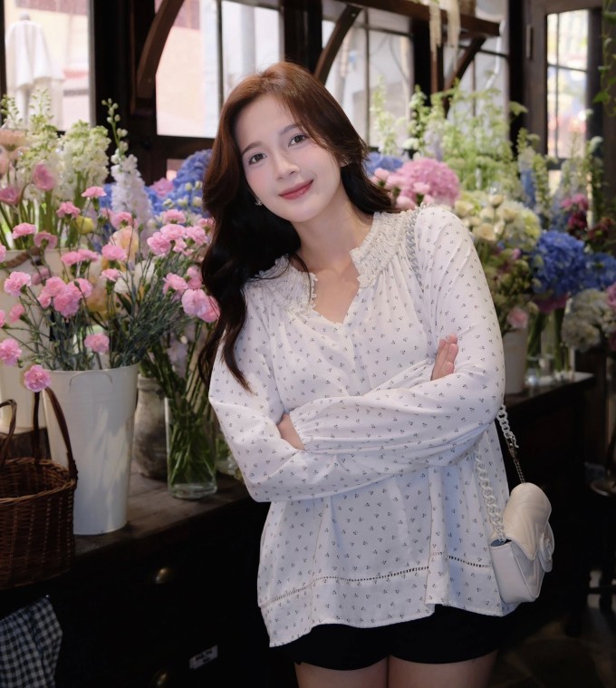 Ảnh sao 6/4: 'Công chúa hàng hiệu' Tiên Nguyễn khoe ngực đầy, eo thon - 5