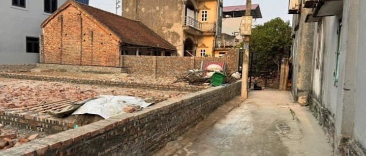 Đất thổ cư phân lô tại xã Thanh Oai đang được chào bán mức giá 150 - 180 triệu đồng/m². (Ảnh: Ngọc Vy).