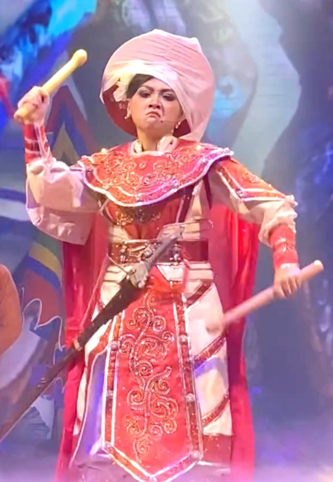 Võ Thùy Dung ca diễn ngô nghê, cẩu thả và tiết mục này không được cấp phép biểu diễn. Ảnh: Chụp màn hình&nbsp;