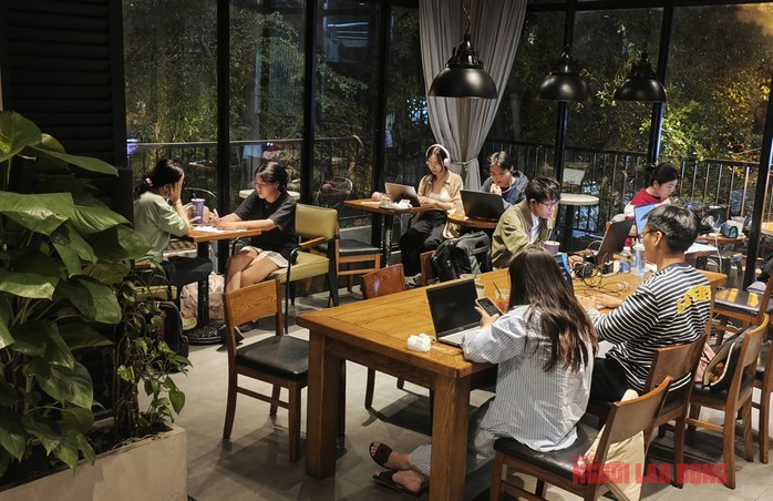 Một quán cà phê mở 24/7 chuyên dành cho "công dân laptop" - NGỌC ÁNH