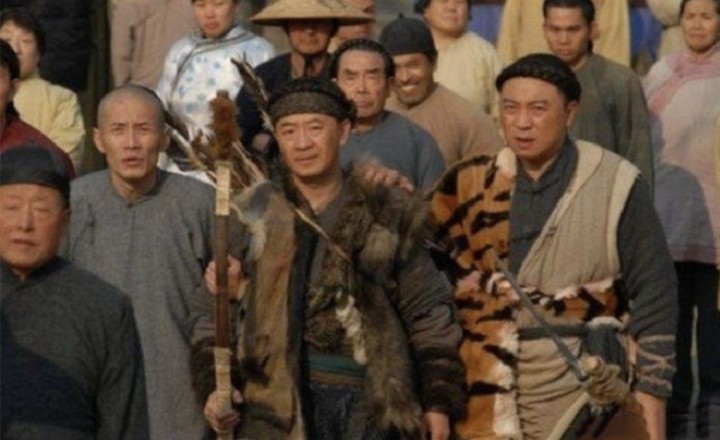 Một toán cướp trong phim truyền hình cuối thời nhà Thanh. (Nguồn: Sohu)