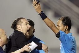 HLV Popov gọi trọng tài là ‘sát thủ chuyên nghiệp’