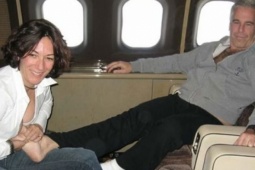 Hình ảnh rợn người bên trong chuyên cơ bỏ hoang của Jeffrey Epstein