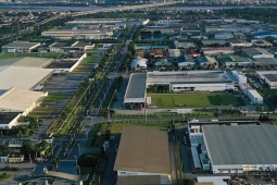 Doanh nghiệp hoán đổi, bù phép năm để nối liền hai kỳ nghỉ lễ