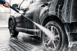 Giá rửa xe 'phi mã', tài xế choáng váng