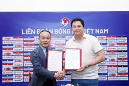 Trợ lý HLV Kim Sang Sik ở ĐT Việt Nam được VFF "thưởng nóng"