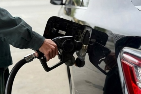 Giá xăng dầu hôm nay 6/4: Giá dầu thế giới ở mức cao