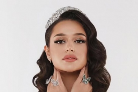 Nữ họa sĩ cao 1,78 m đăng quang hoa hậu