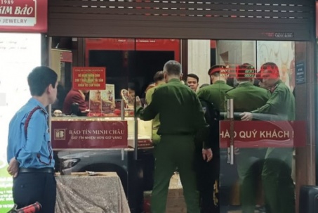 Nguyên giám đốc công ty Bảo tín Minh Châu và con trai bị khởi tố