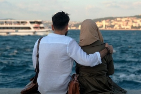 Vì sao nhiều người mắc kẹt trong mối quan hệ mập mờ?