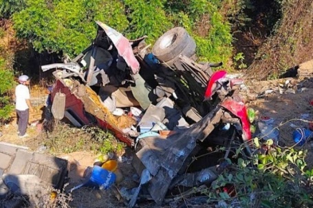 Xe khách lao xuống vực ở Lâm Đồng, 4 người chết