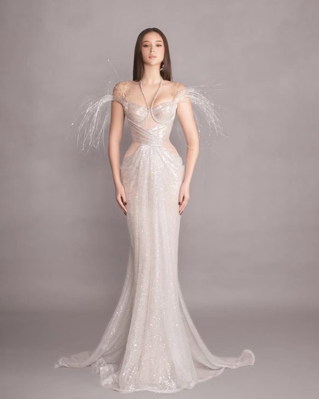 Nữ họa sĩ cao 1,78 m đăng quang hoa hậu - 10