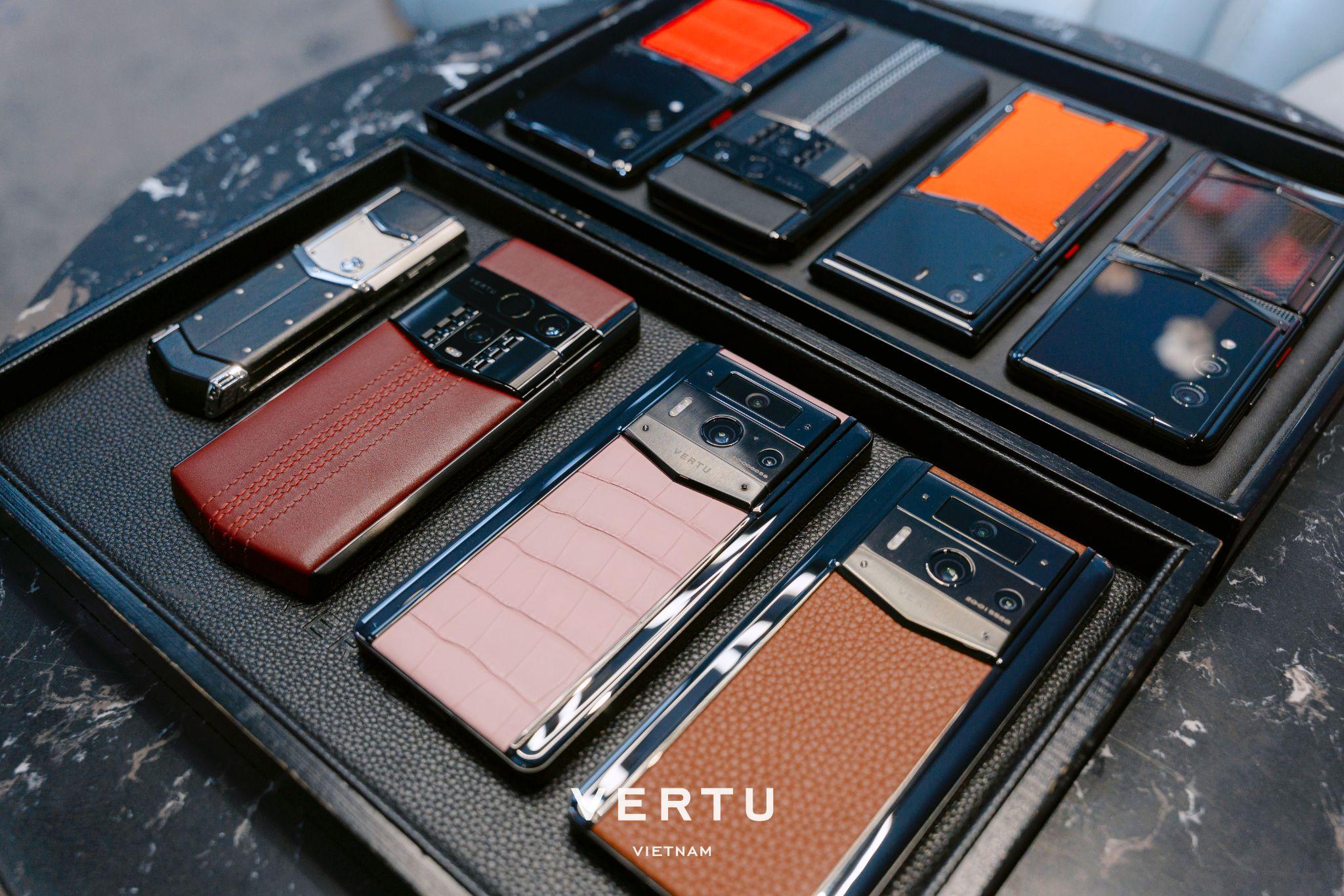 Các dòng điện thoại Vertu với đa dạng chất liệu quý hiếm, hướng đến nhu cầu cá nhân hoá.