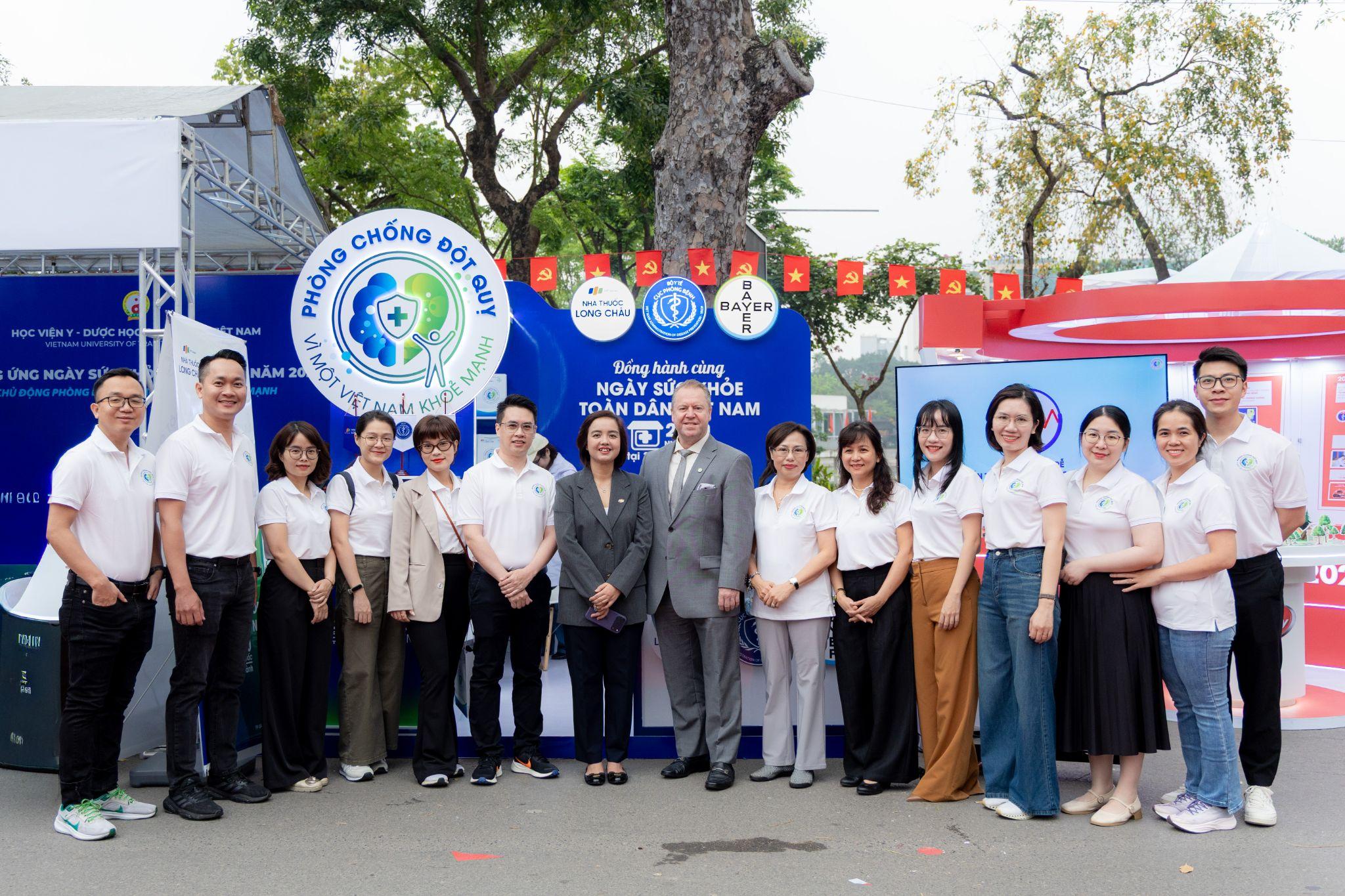 Long Châu, Bayer thúc đẩy hợp tác công - tư, giúp người dân tiếp cận dịch vụ y tế dự phòng đột quỵ ngay từ tuyến đầu.